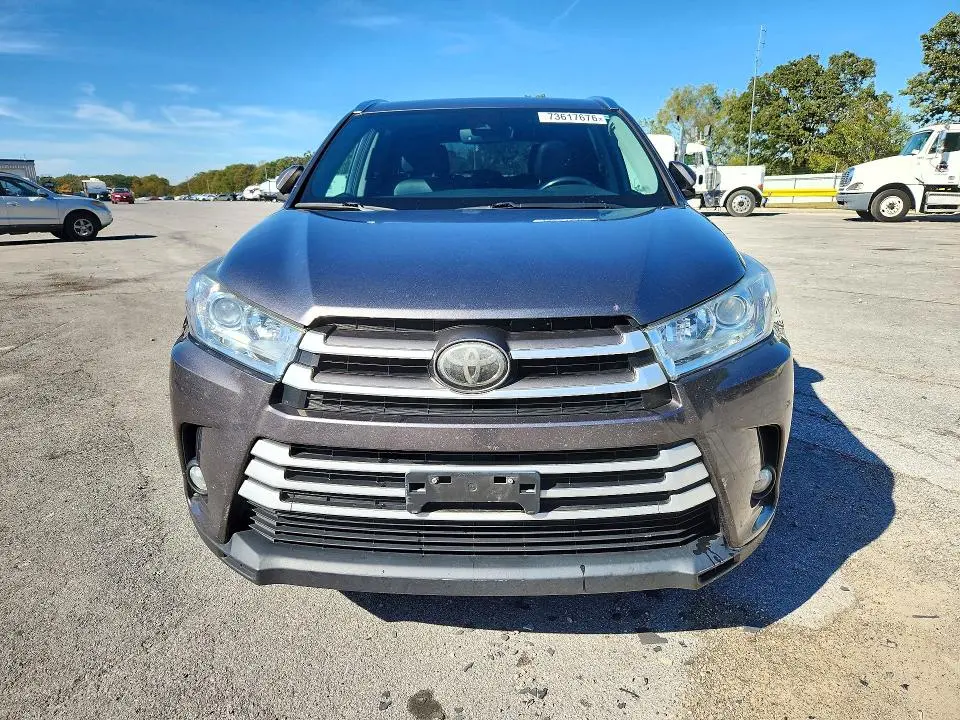 2018 TOYOTA HIGHLANDER XLE  