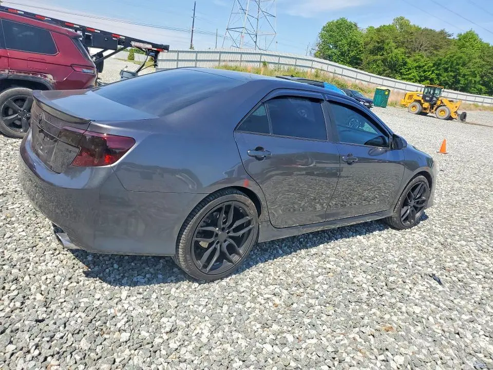 2013 TOYOTA CAMRY SE  