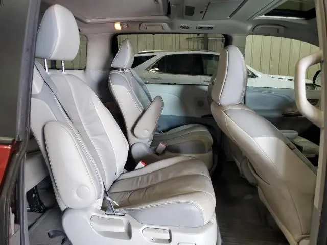 2012 TOYOTA SIENNA LIMITED 7-PASSENGER  