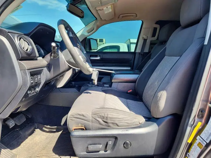 2017 TOYOTA TUNDRA SR5  