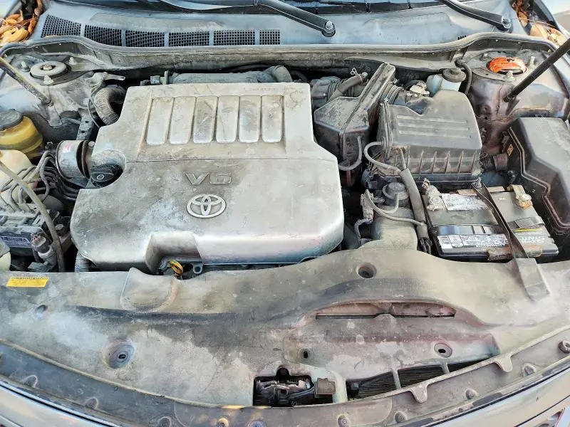2010 TOYOTA CAMRY SE V6  
