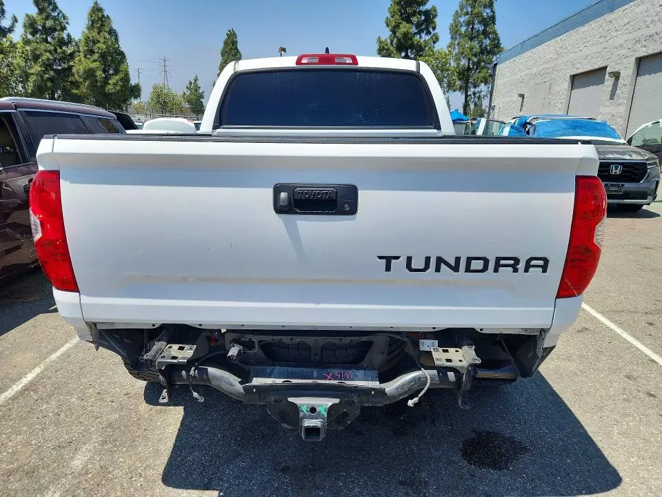 2021 TOYOTA TUNDRA CREWMAX SR5  