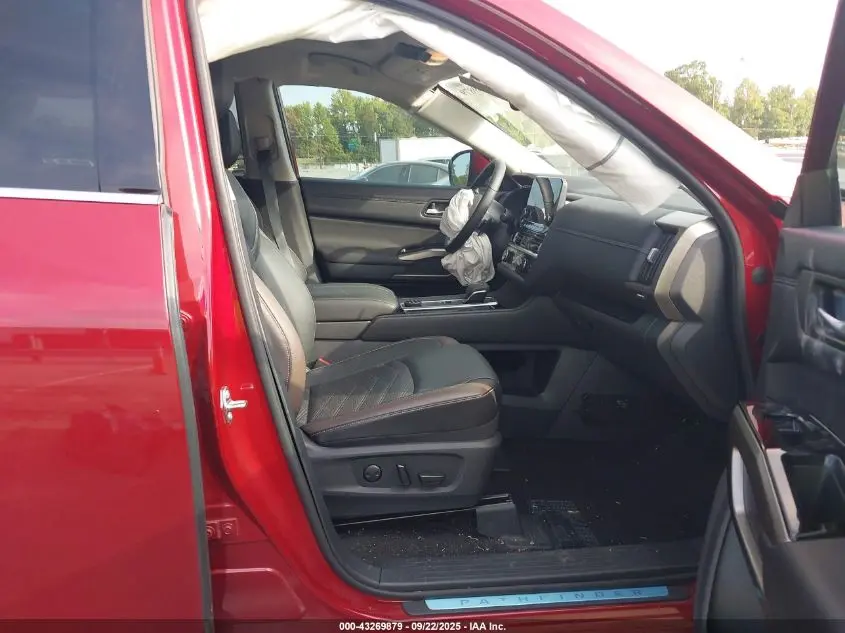 2025 NISSAN PATHFINDER PLATINUM 4WD