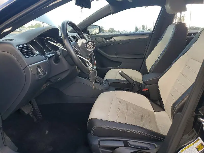 2016 VOLKSWAGEN JETTA SPORT  