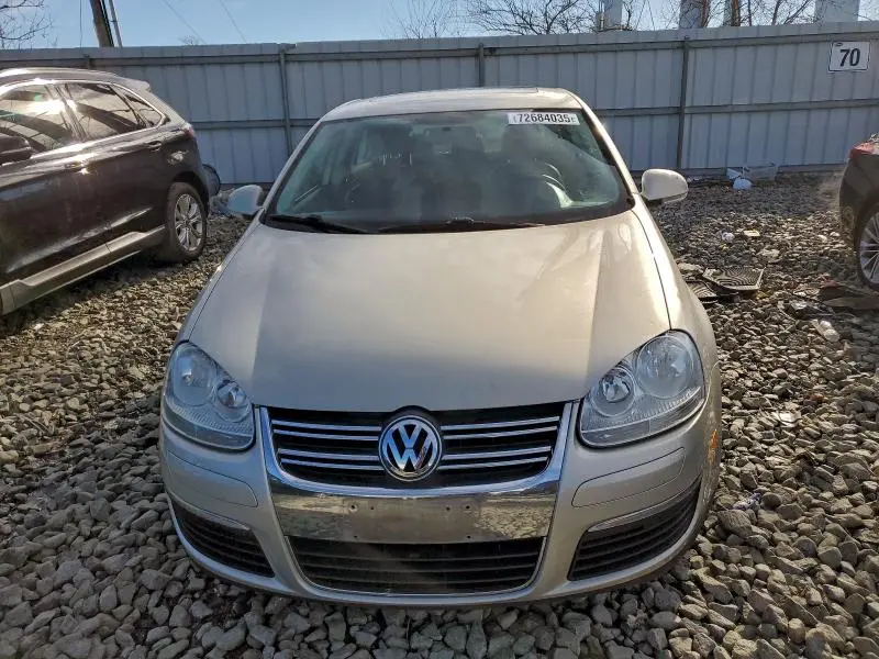 2010 VOLKSWAGEN JETTA SE  