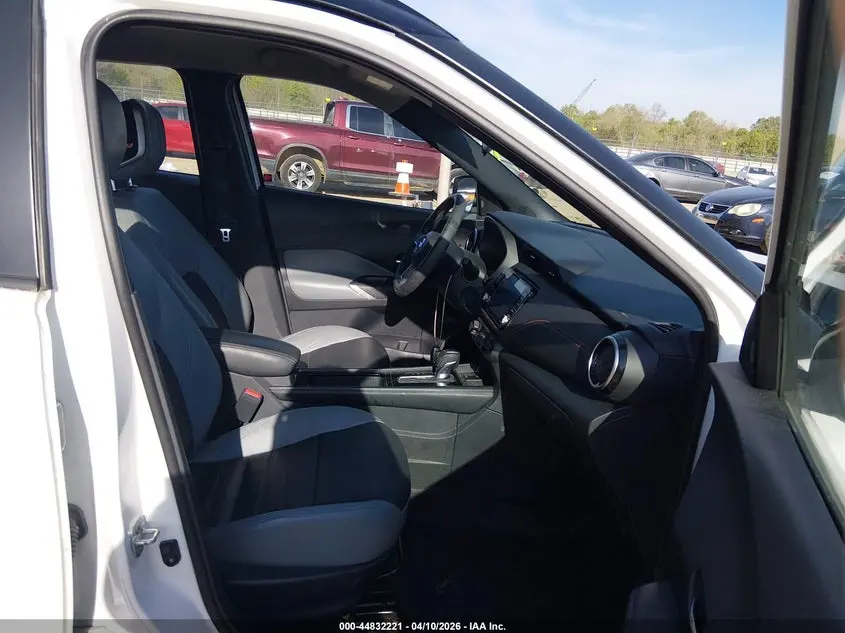 2021 NISSAN KICKS SR XTRONIC CVT