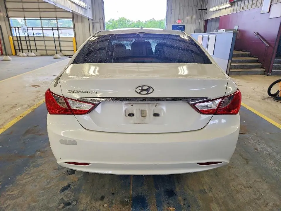 2011 HYUNDAI SONATA GLS  