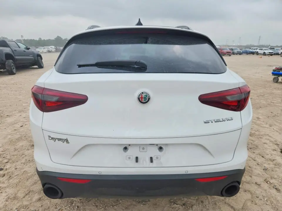 2022 ALFA ROMEO STELVIO   