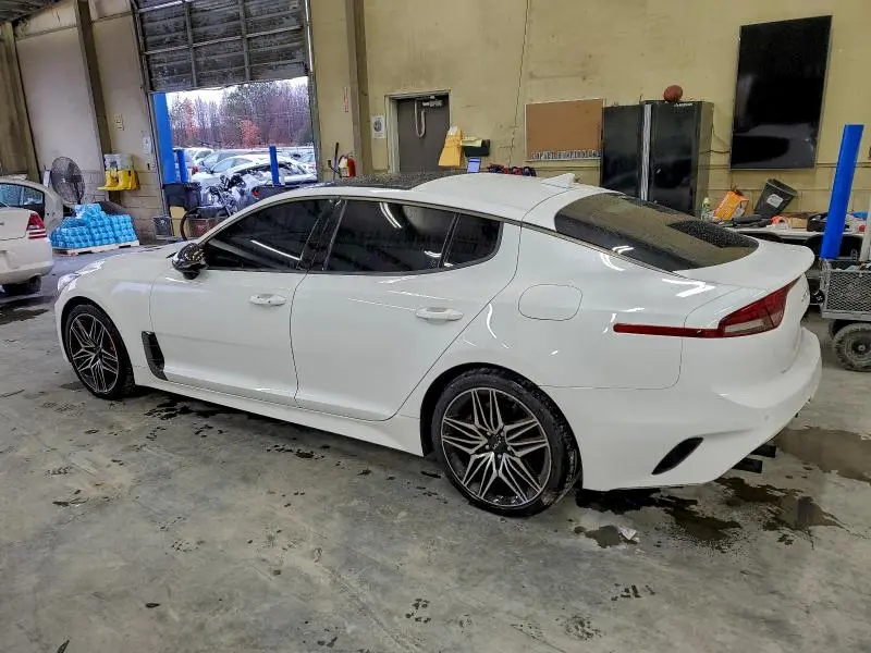 2023 KIA STINGER GT2  