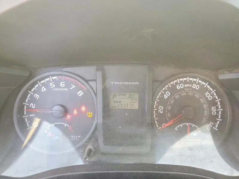 2017 TOYOTA TACOMA SR  