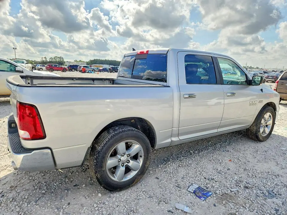 2015 RAM 1500 SLT  
