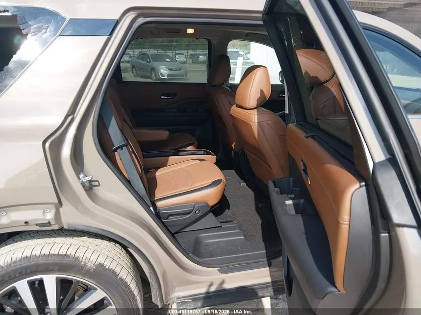 2023 NISSAN PATHFINDER PLATINUM FWD