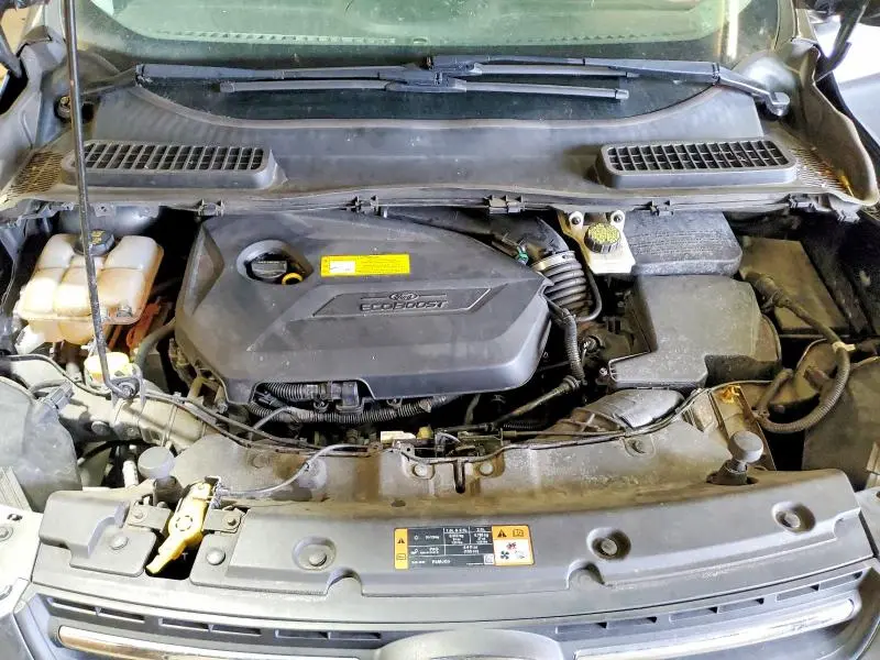 2015 FORD ESCAPE SE  