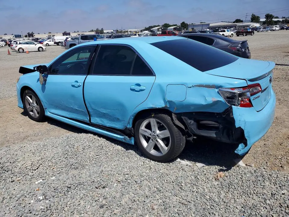 2012 TOYOTA CAMRY SE  