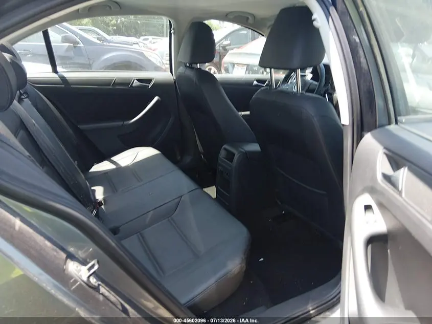 2012 VOLKSWAGEN JETTA 2.5L SE