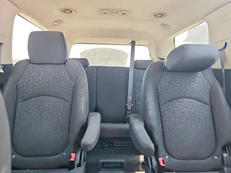 2011 GMC ACADIA SLE  