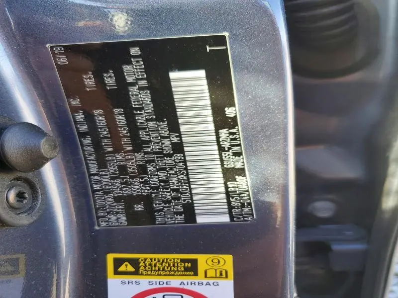 2019 TOYOTA HIGHLANDER XLE  