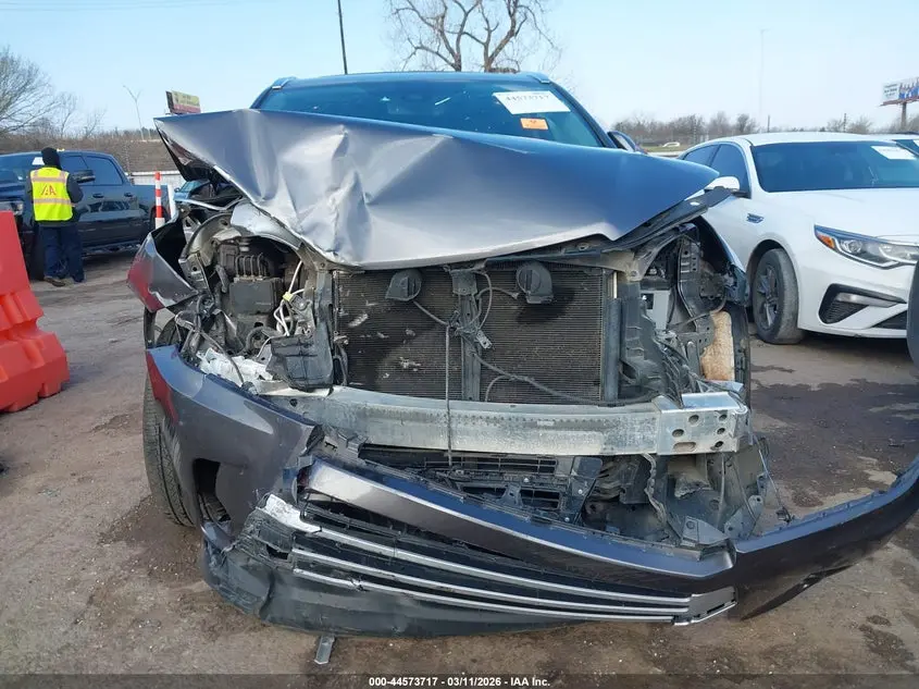2017 TOYOTA HIGHLANDER XLE