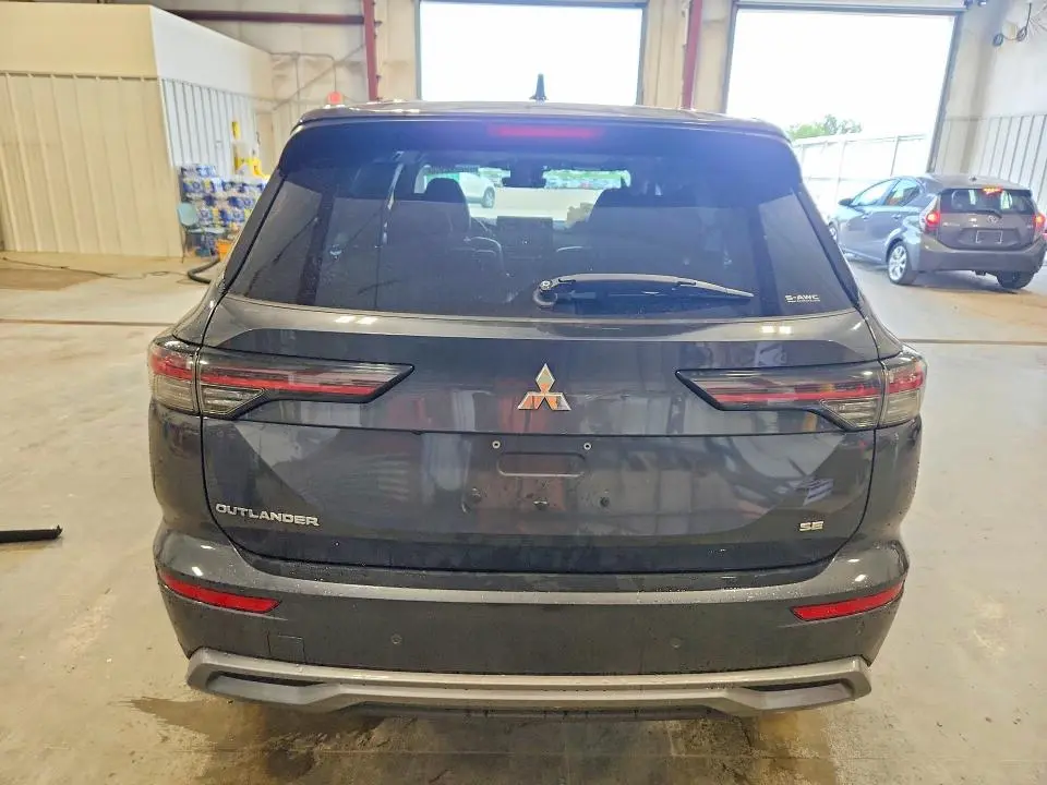 2025 MITSUBISHI OUTLANDER SE  