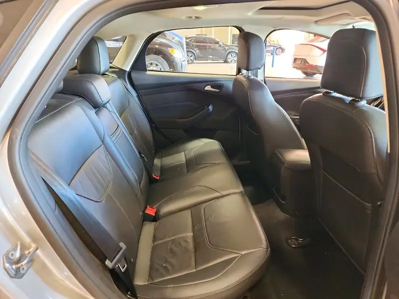 2016 FORD FOCUS SE  