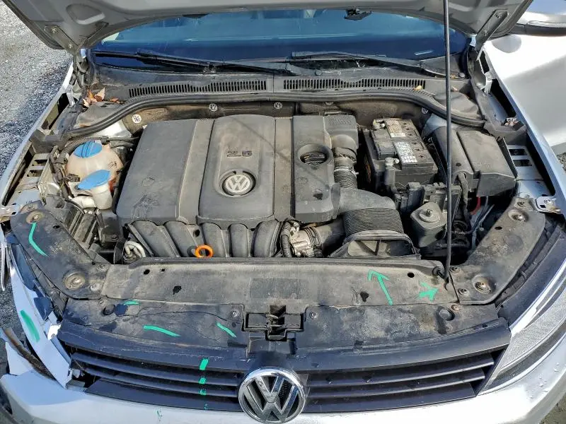 2012 VOLKSWAGEN JETTA SE  