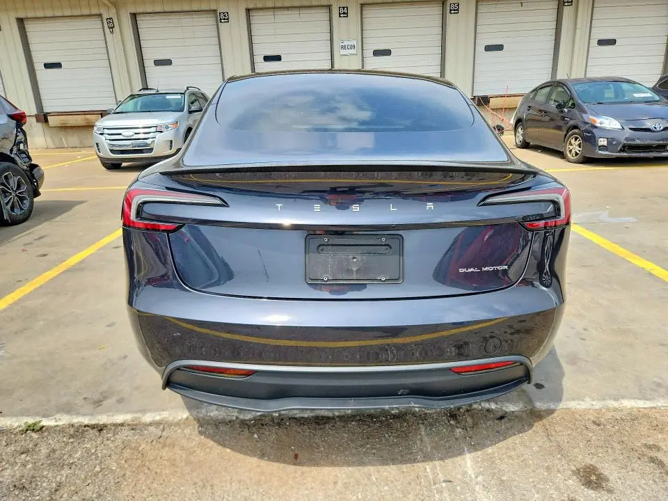 2024 TESLA MODEL 3   