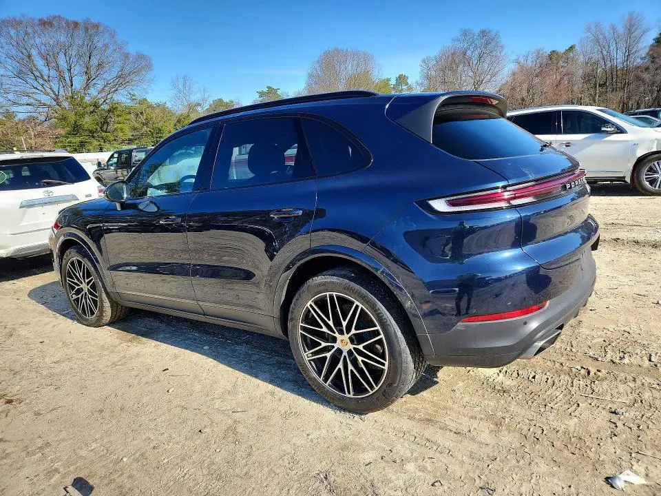 2024 PORSCHE CAYENNE   