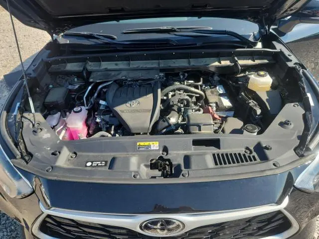2026 TOYOTA HIGHLANDER XLE  
