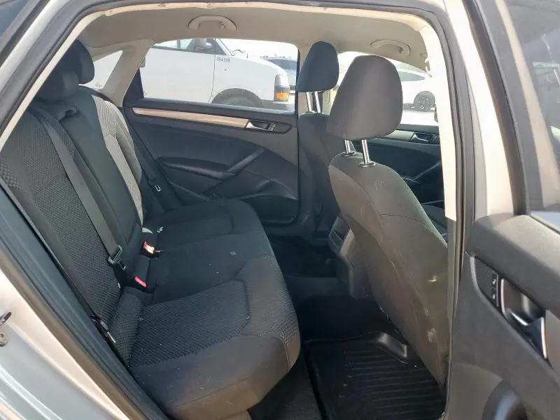 2013 VOLKSWAGEN PASSAT S  
