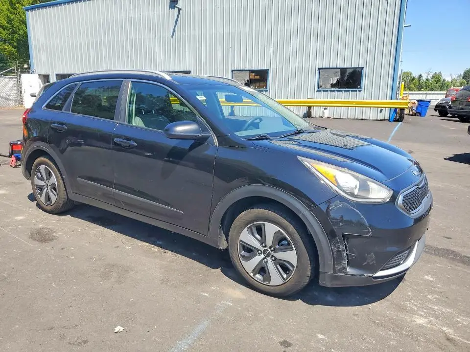 2017 KIA NIRO LX  