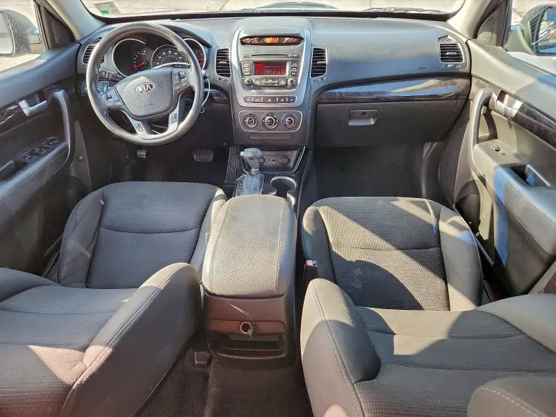 2014 KIA SORENTO LX  