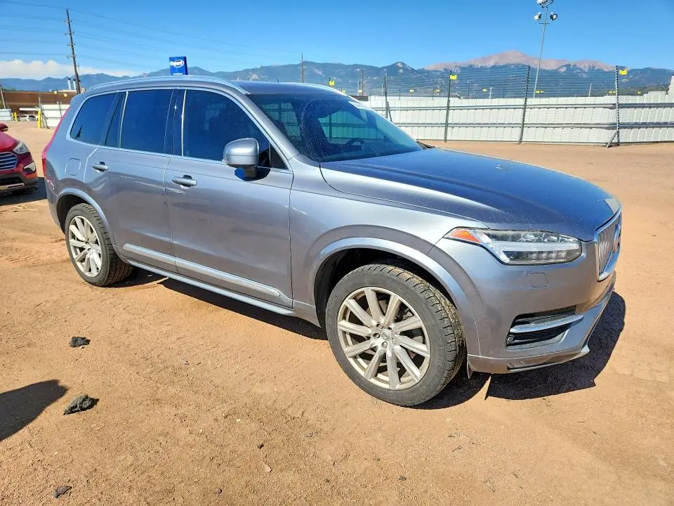 2016 VOLVO XC90 T6  