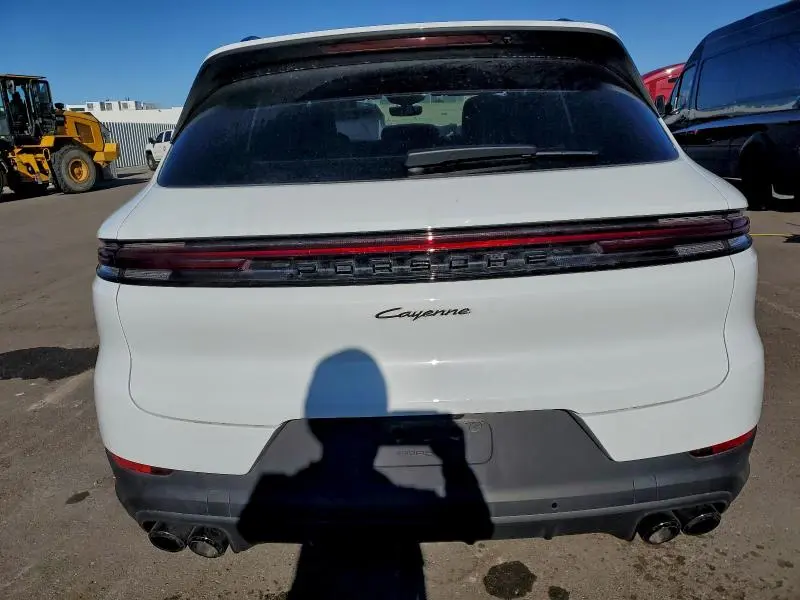 2025 PORSCHE CAYENNE   