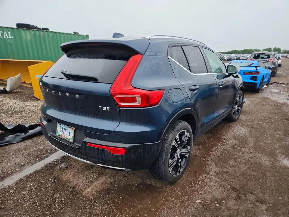 2020 VOLVO XC40 T5 INSCRIPTION  