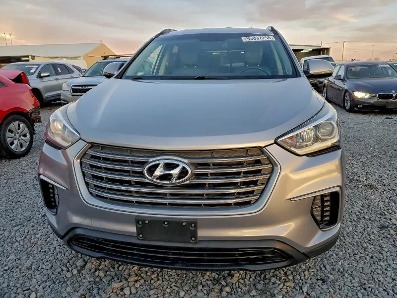 2017 HYUNDAI SANTA FE SE  