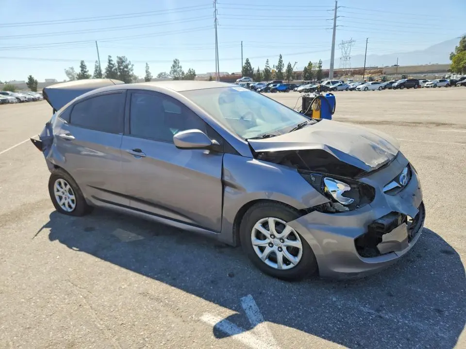 2013 HYUNDAI ACCENT GLS  