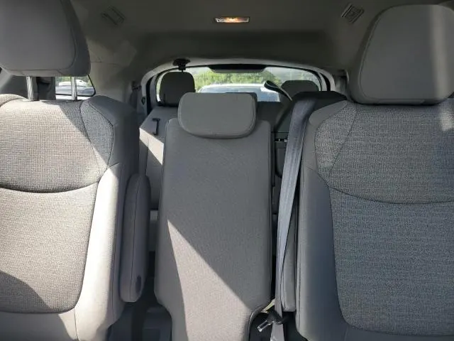 2022 TOYOTA SIENNA LE  