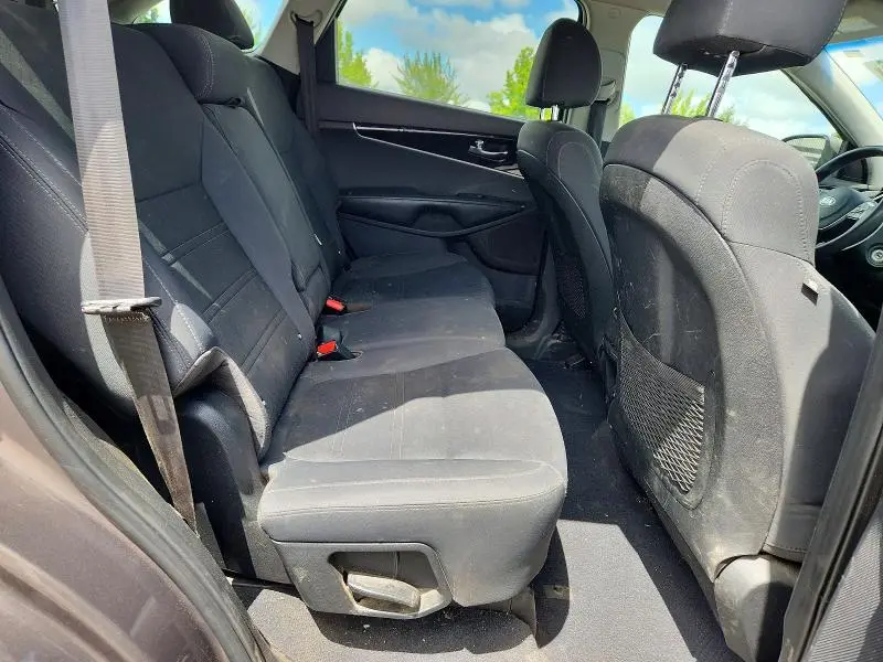 2019 KIA SORENTO LX V6  