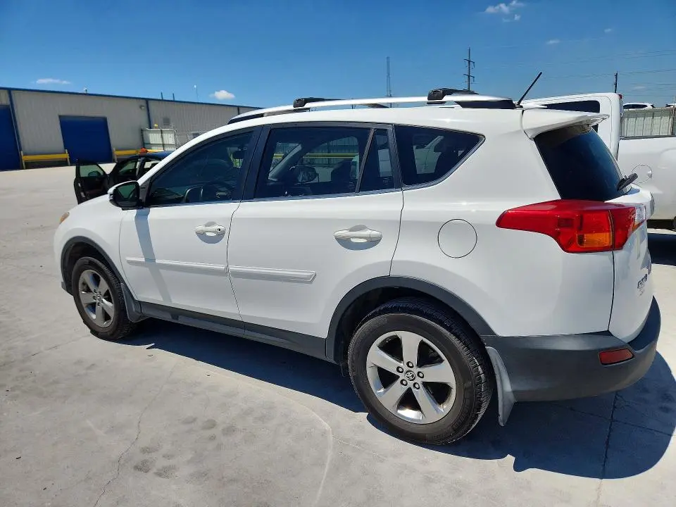 2015 TOYOTA RAV4 XLE  