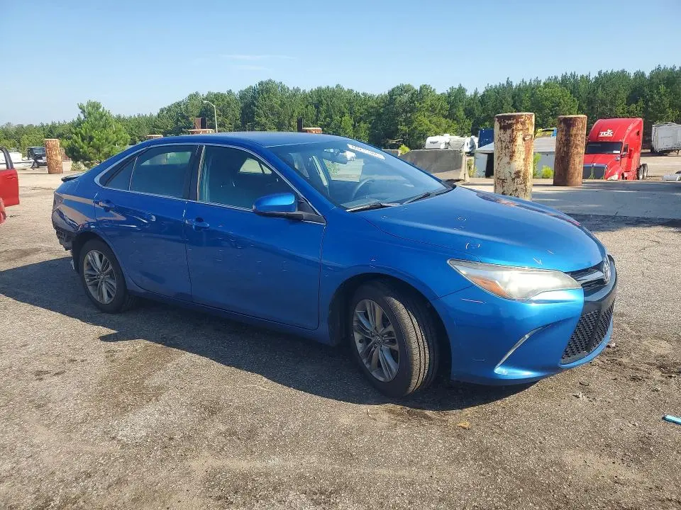 2017 TOYOTA CAMRY SE  