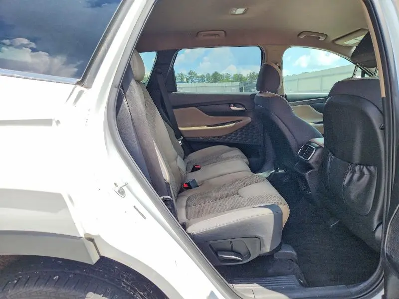 2019 HYUNDAI SANTA FE SE  