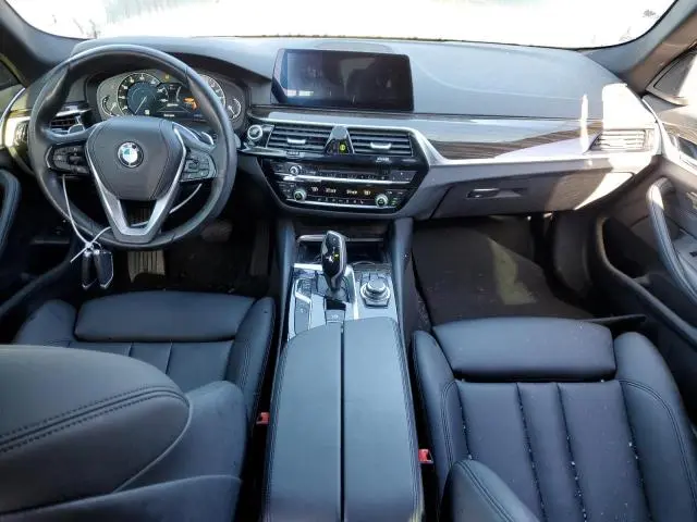 2019 BMW 530E   