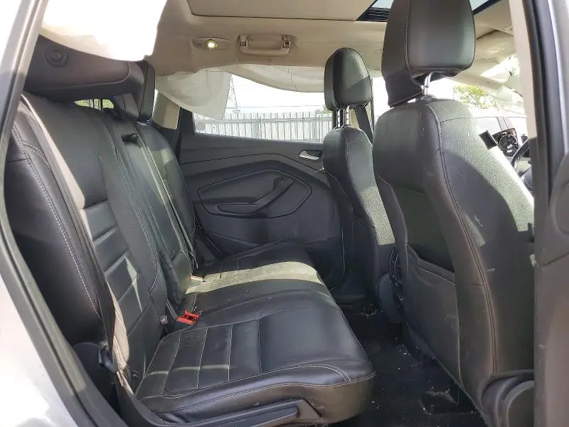 2015 FORD ESCAPE SE  