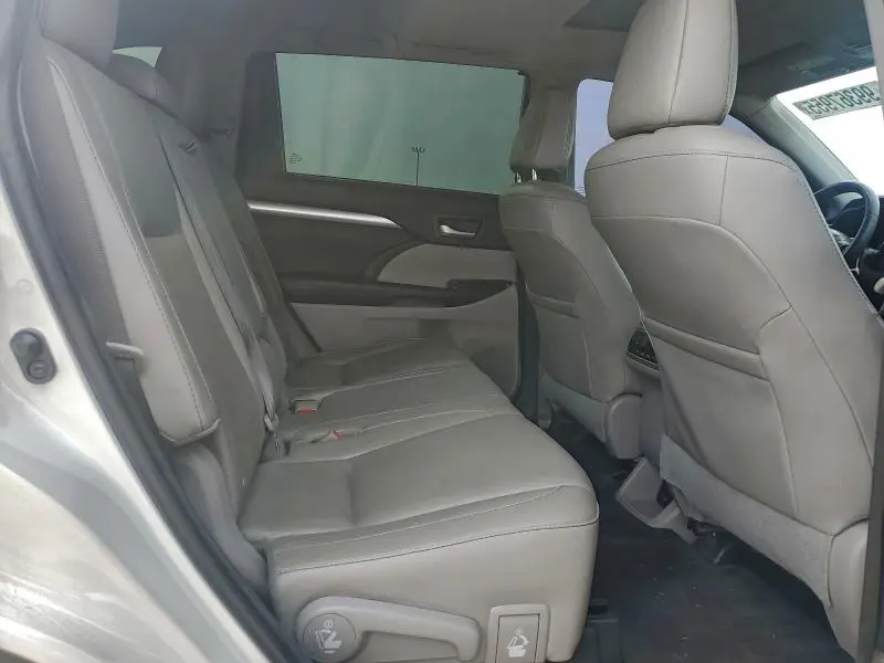 2016 TOYOTA HIGHLANDER XLE  