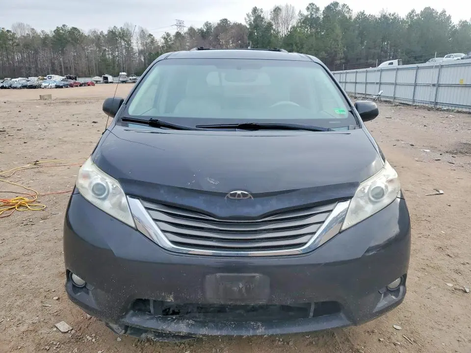 2013 TOYOTA SIENNA XLE 7-PASSENGER  