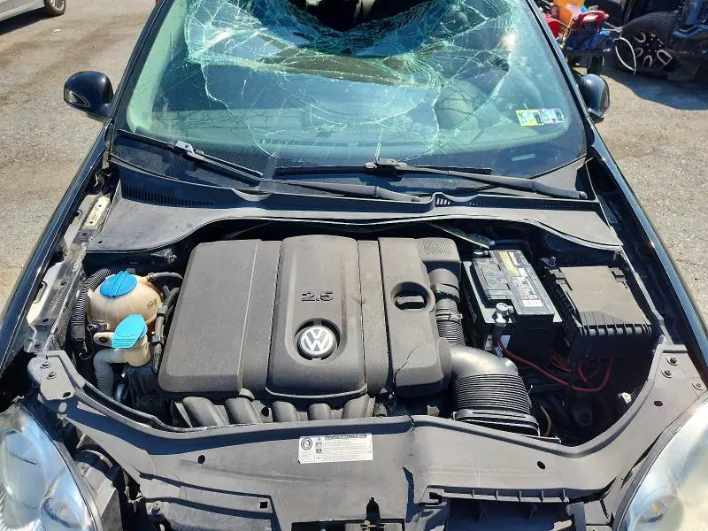 2010 VOLKSWAGEN JETTA S   