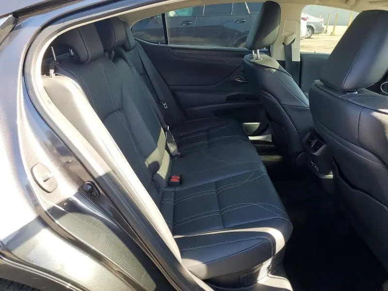 2024 LEXUS ES 300H LUXURY  