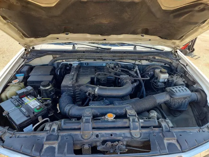 2010 NISSAN FRONTIER XE  