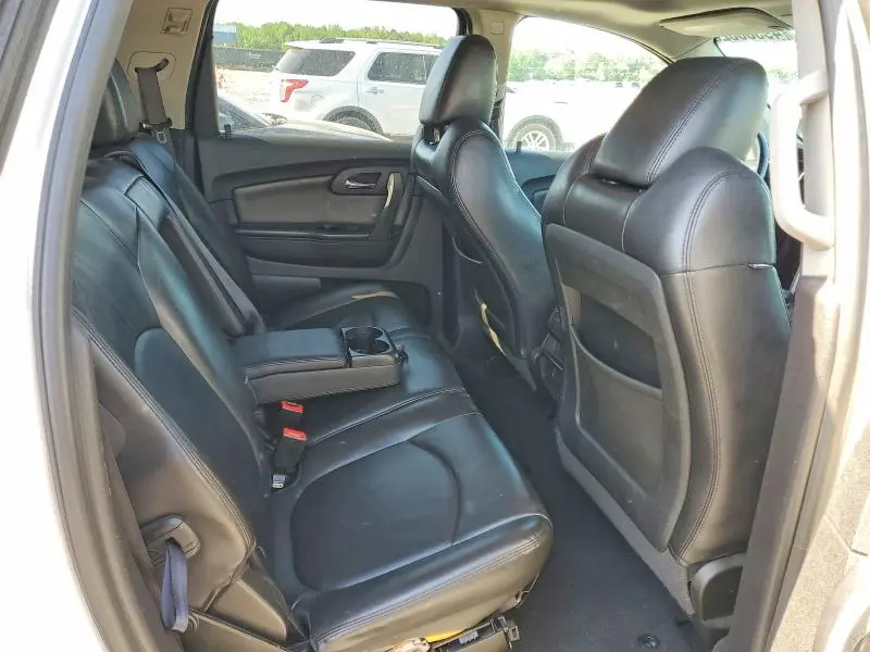 2012 CHEVROLET TRAVERSE LT  