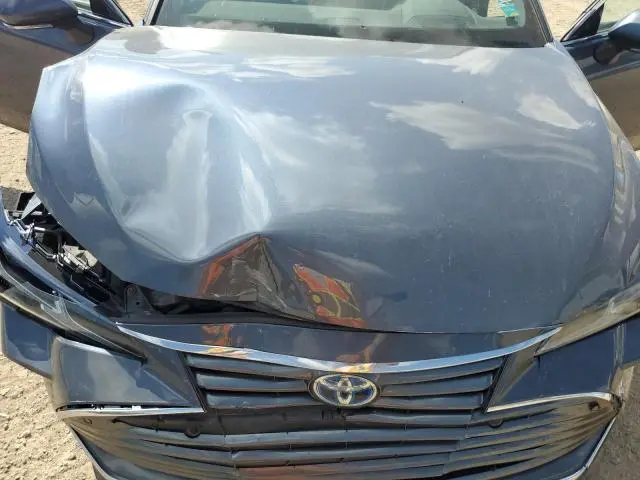2019 TOYOTA AVALON XLE  